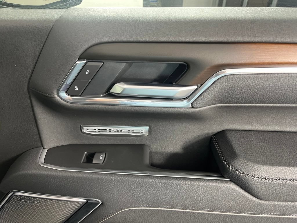 Certified 2025 GMC Sierra 1500 Denali w/ Denali Reserve Package AWD/4WD image 19