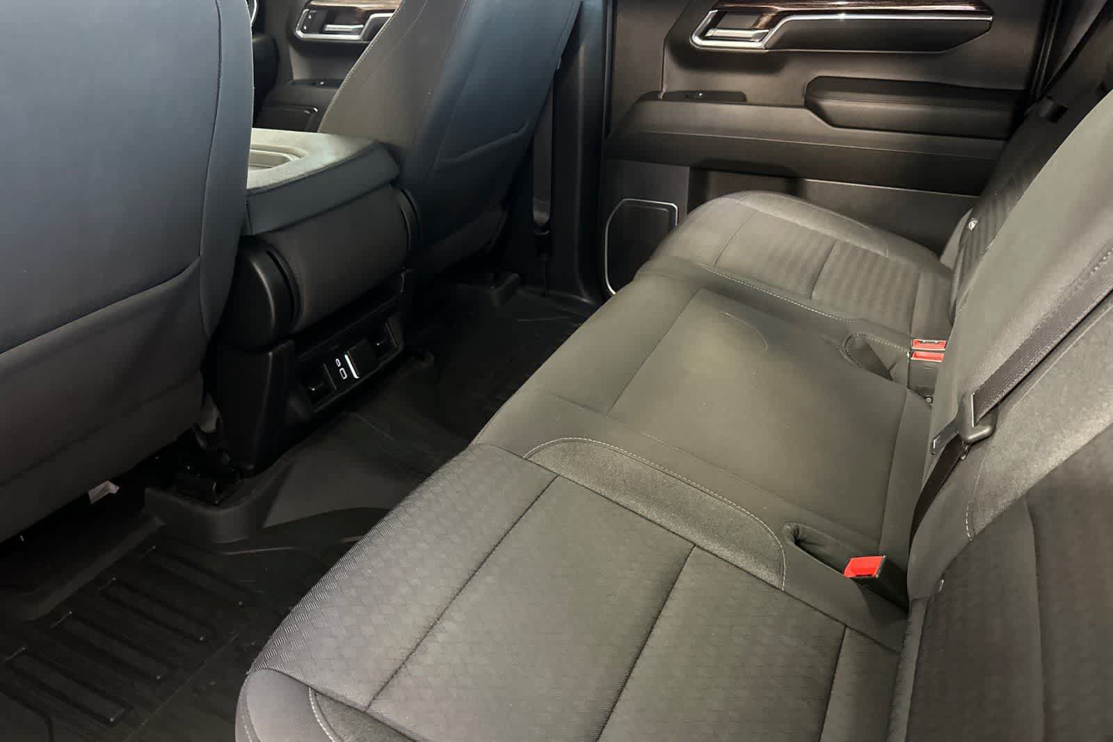 Used 2024 GMC Sierra 1500 Elevation w/ LPO, Elevation Black Package AWD/4WD image 5