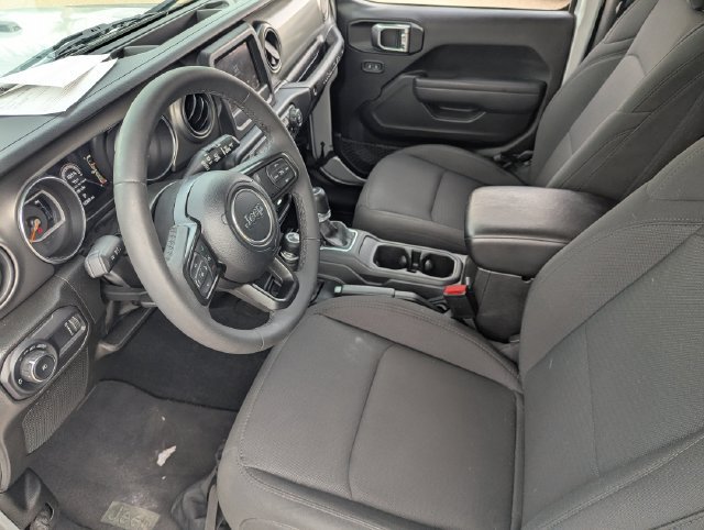 Used 2023 Jeep Wrangler Sport AWD/4WD image 15