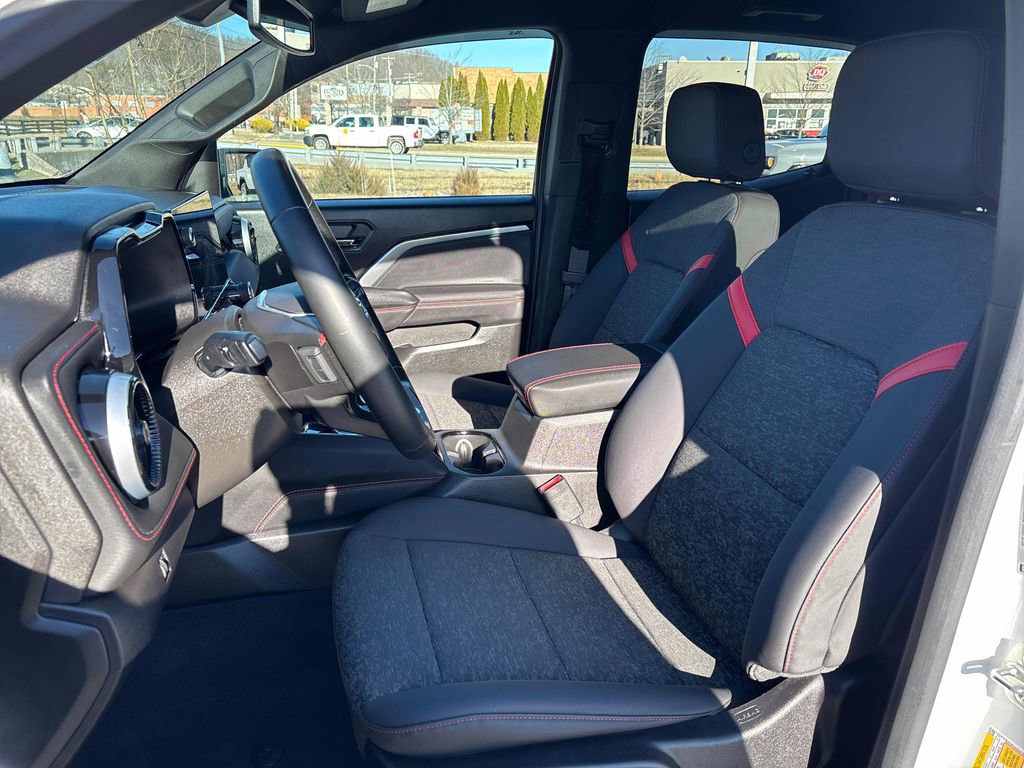 Used 2024 Chevrolet Colorado Z71 w/ Z71 Convenience Package 2 image 12