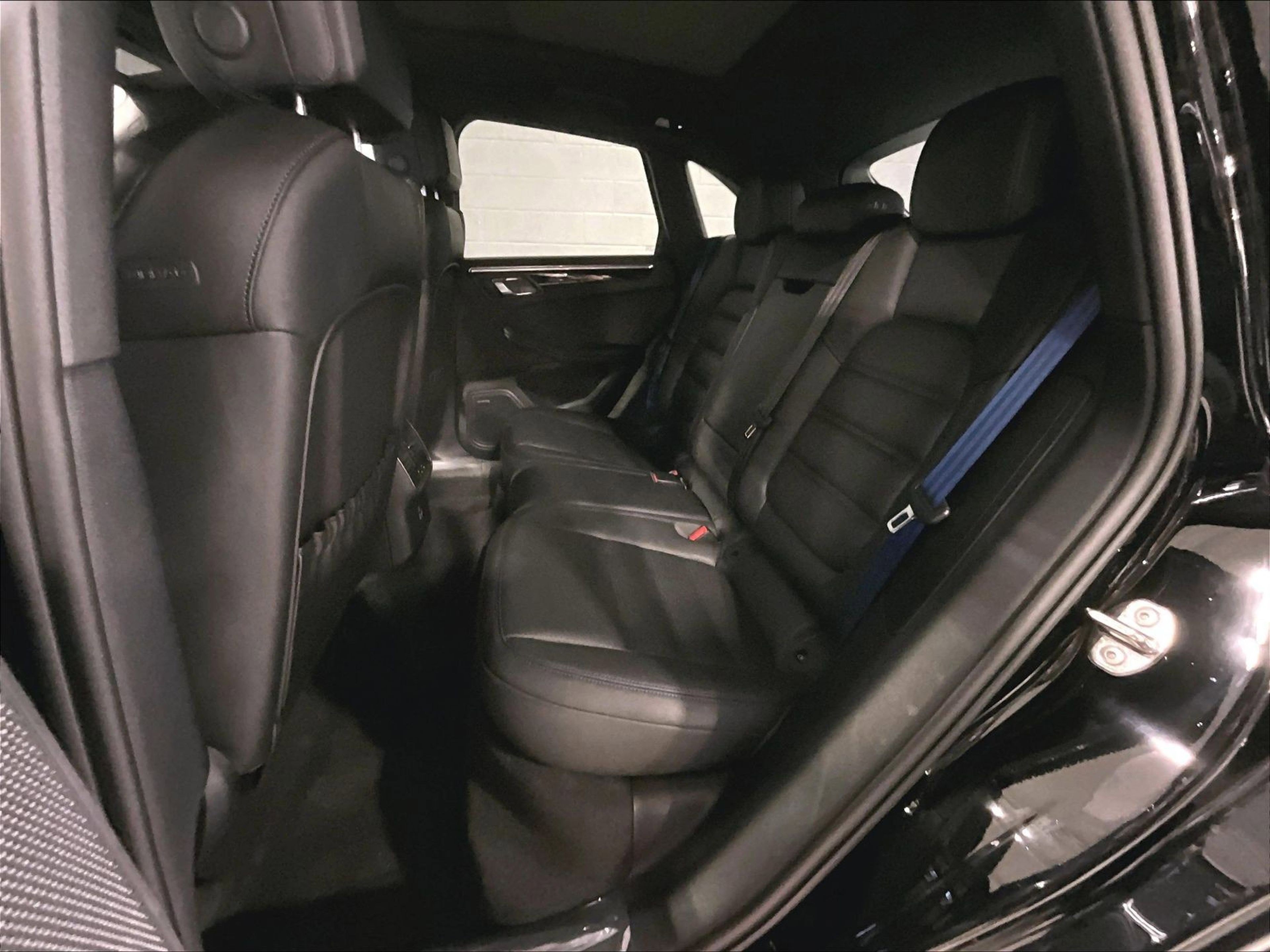 New 2026 Porsche Macan image 20