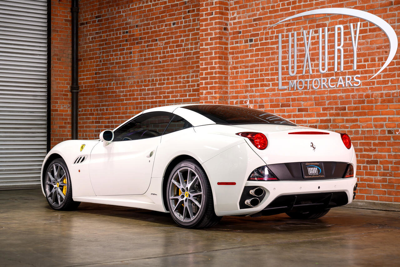 Used 2014 Ferrari California image 8