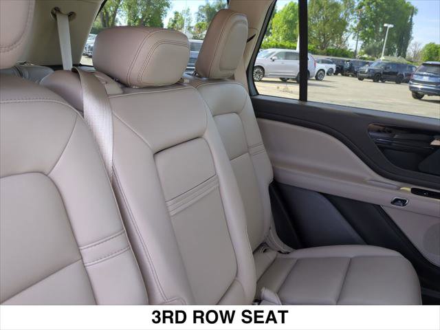 Used 2023 Lincoln Aviator 2WD w/ Class IV Trailer Tow Package image 28