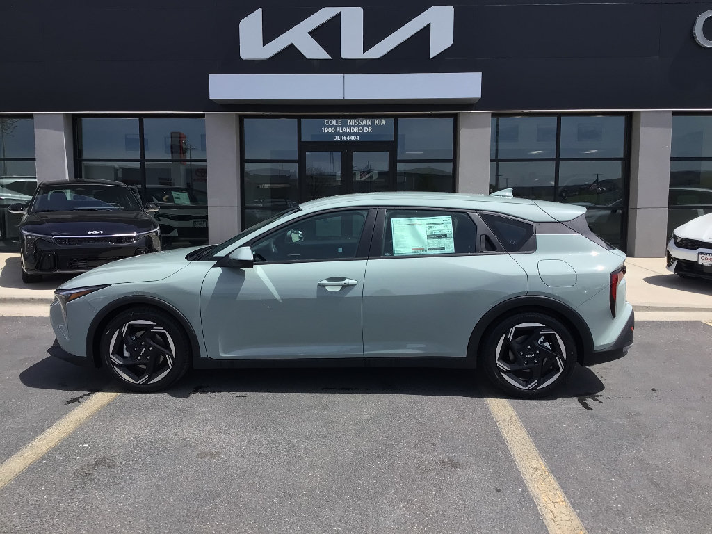 New 2026 Kia K4 EX FWD image 3