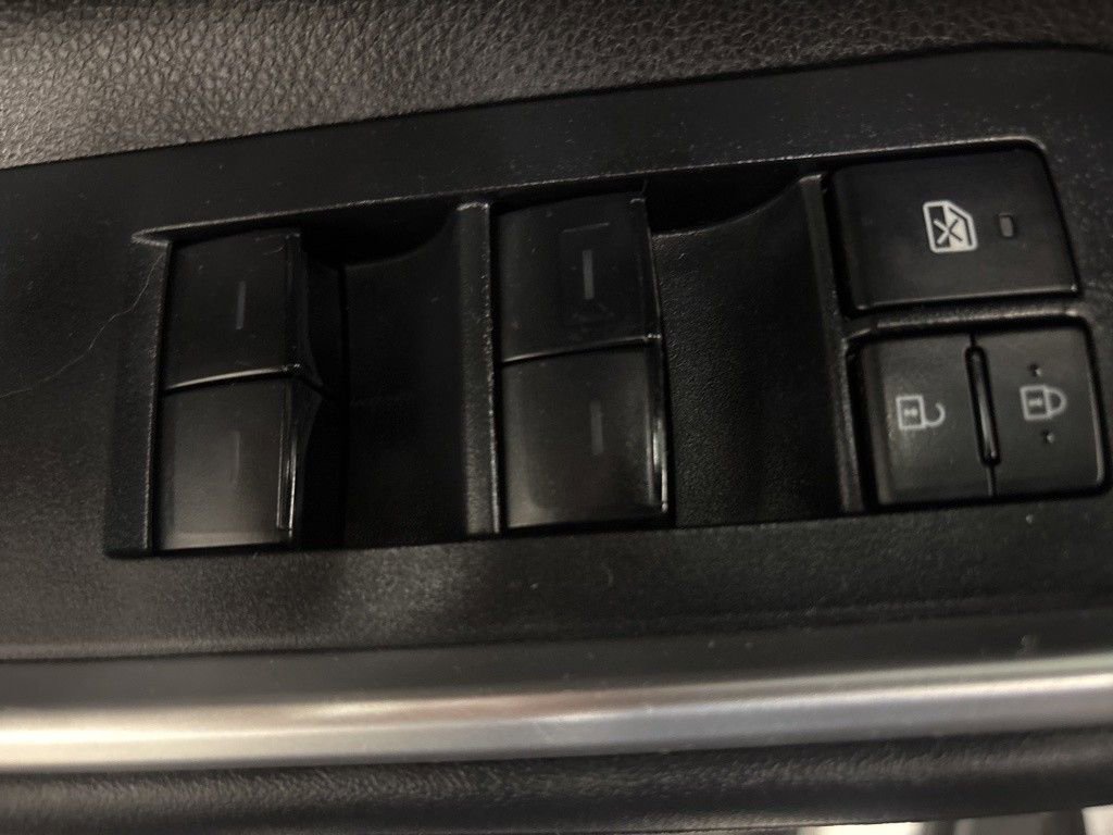 Used 2024 Toyota Highlander XSE image 17