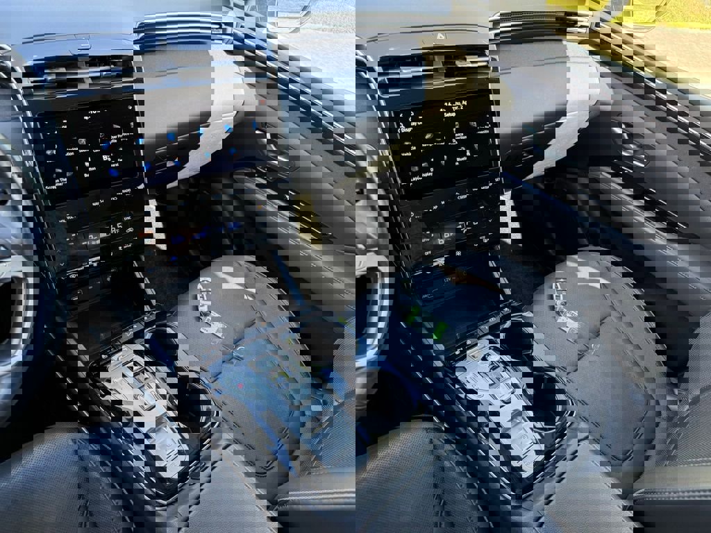 Used 2022 Hyundai Tucson Limited image 34