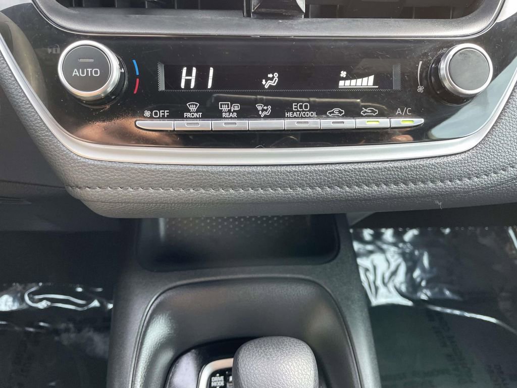 Used 2024 Toyota Corolla Sedan w/ SE Convenience Package image 41