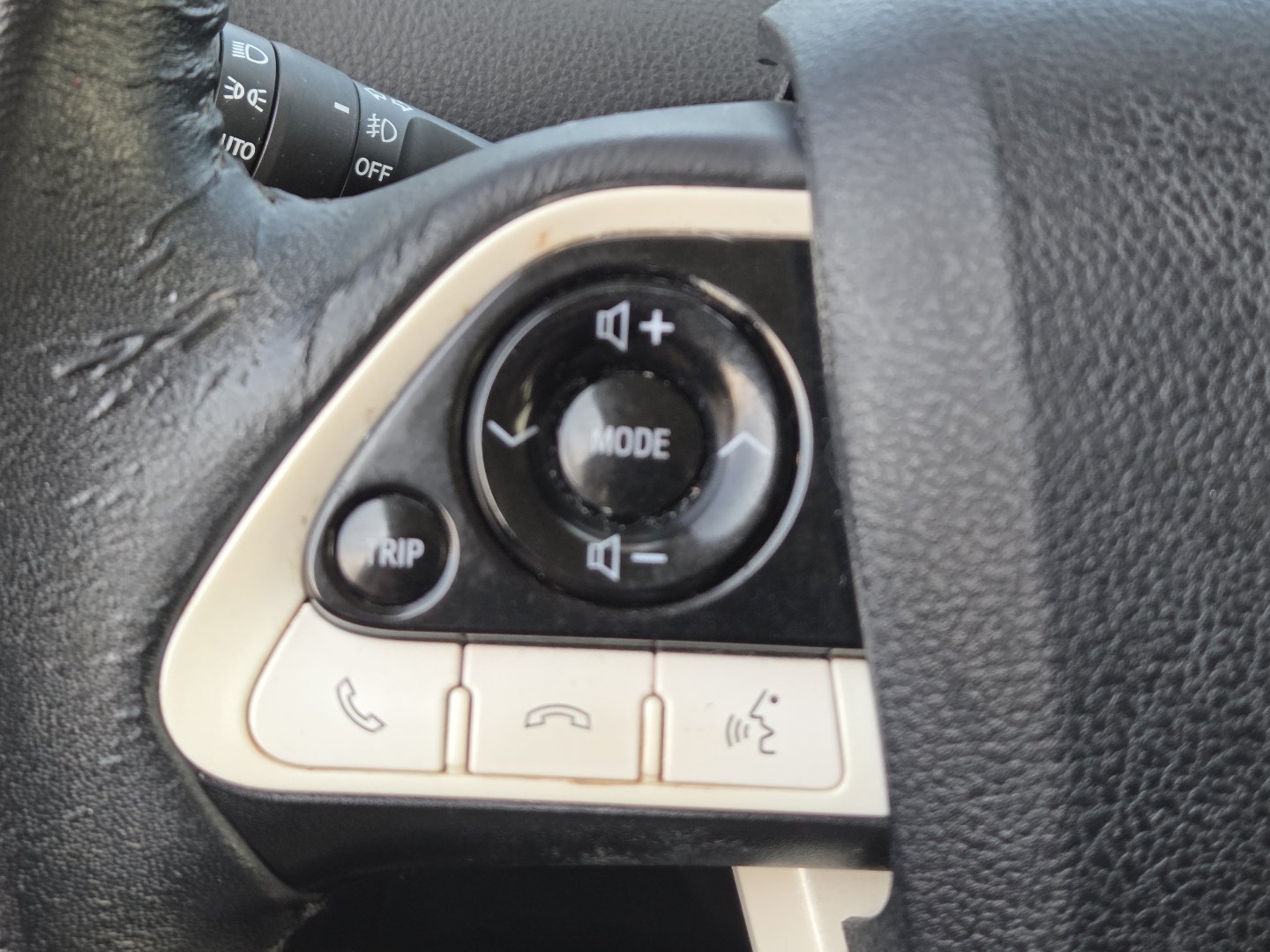 Used 2018 Toyota Prius Three Touring FWD image 32