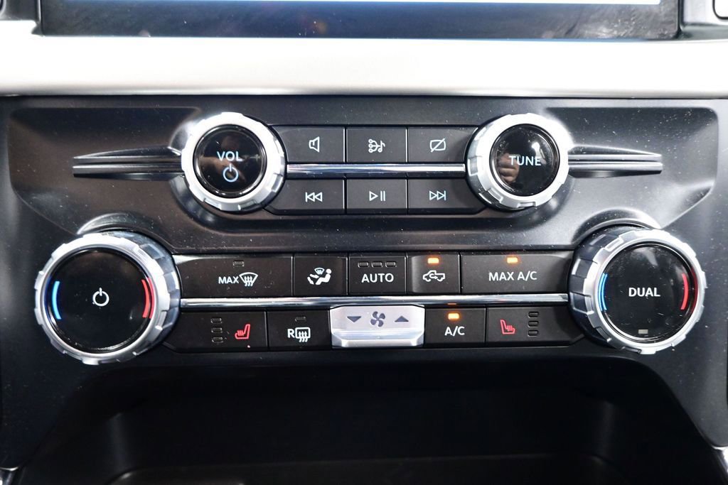Used 2023 Ford F150 Lightning XLT AWD/4WD image 17