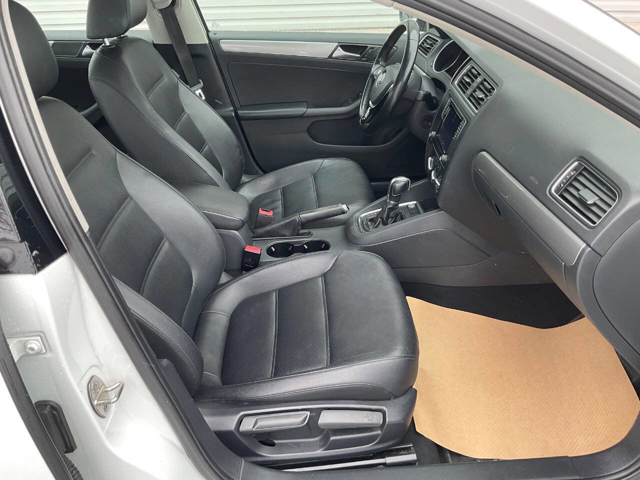 Used 2017 Volkswagen Jetta SE image 20