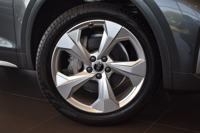 Used 2025 Audi Q5 2.0T Premium Plus w/ Premium Plus Package AWD/4WD image 2