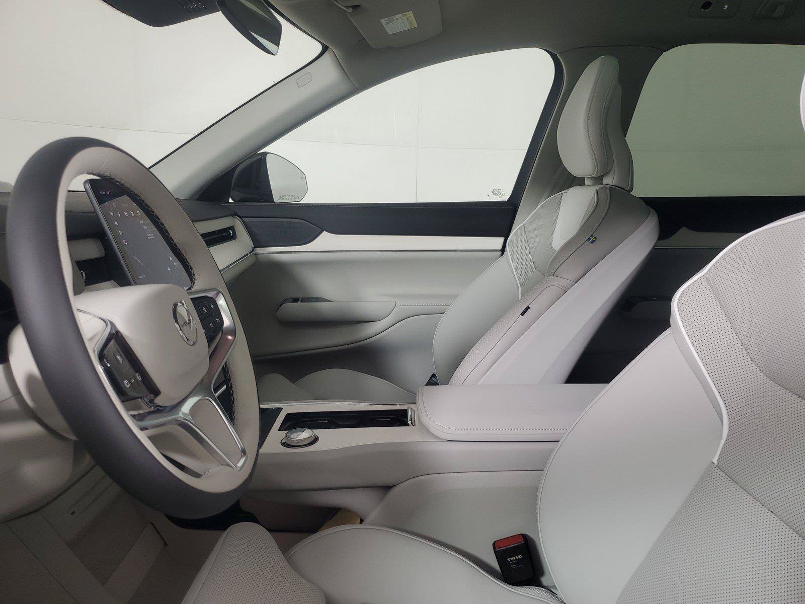Certified 2025 Volvo EX90 Plus AWD/4WD image 22
