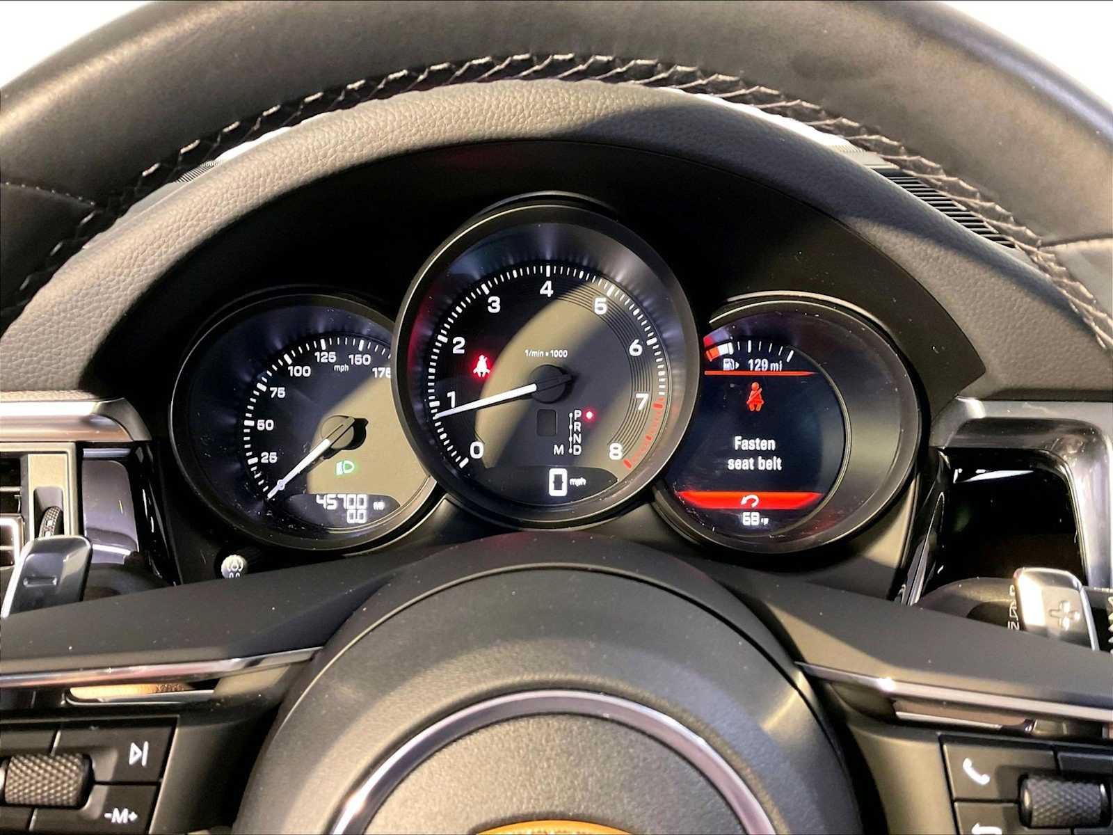 Certified 2023 Porsche Macan AWD/4WD image 29