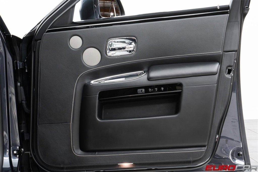 Used 2019 Rolls-Royce Ghost image 25