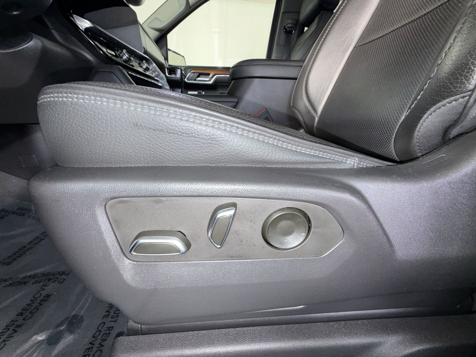 Used 2023 GMC Sierra 1500 Denali w/ Technology Package AWD/4WD image 14