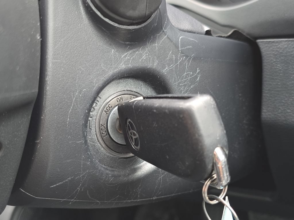 Used 2023 Toyota RAV4 LE FWD image 20