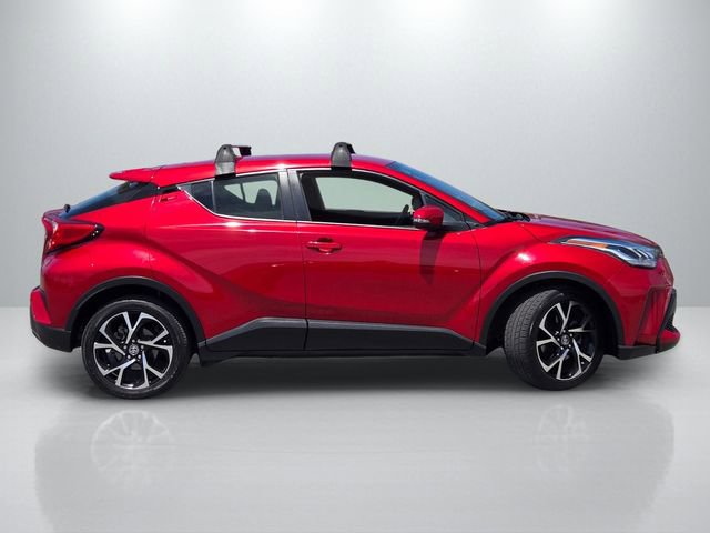 Used 2020 Toyota C-HR XLE FWD image 3