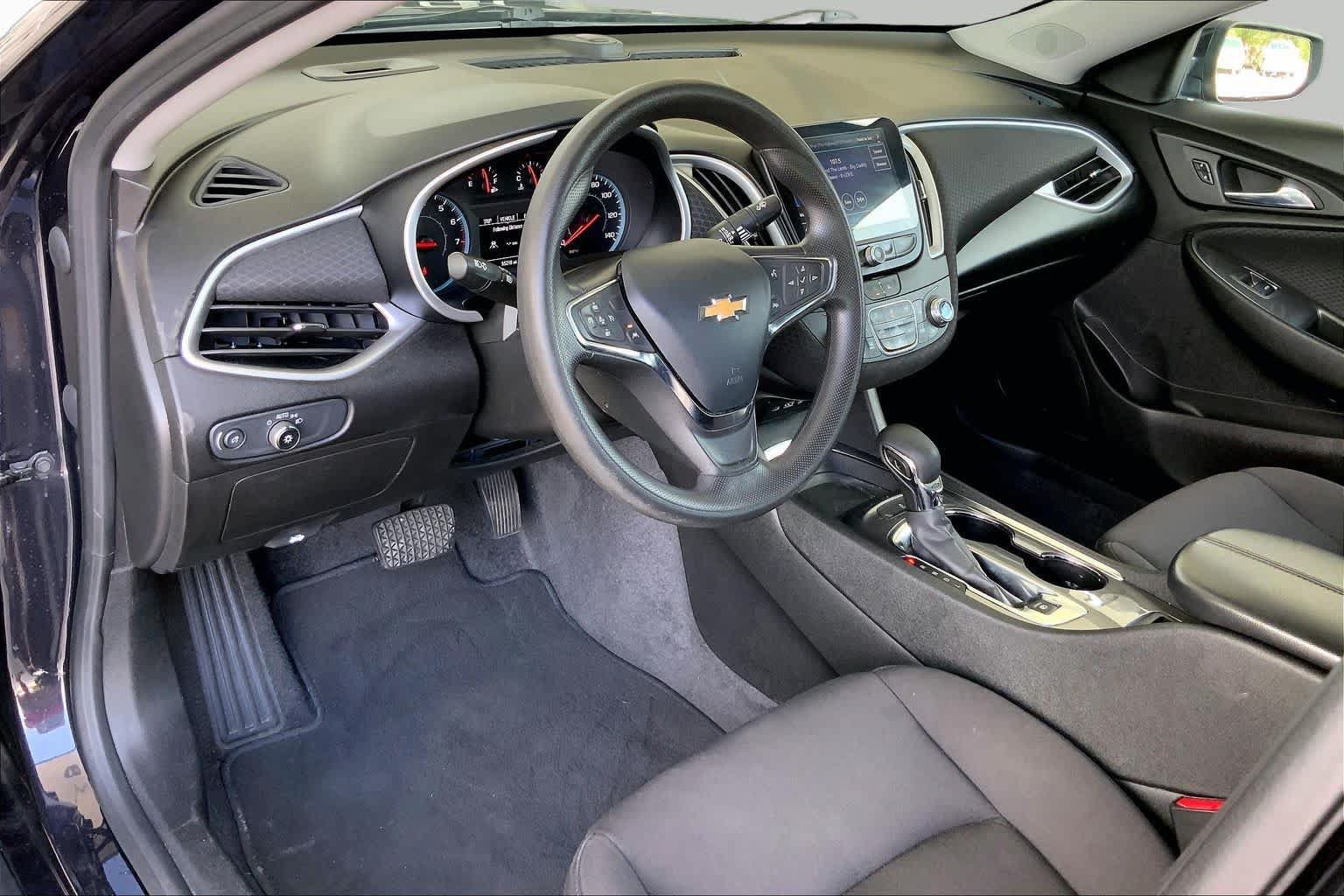 Used 2023 Chevrolet Malibu LT FWD image 18