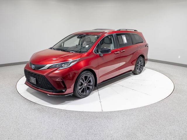 Used 2022 Toyota Sienna XSE FWD image 40
