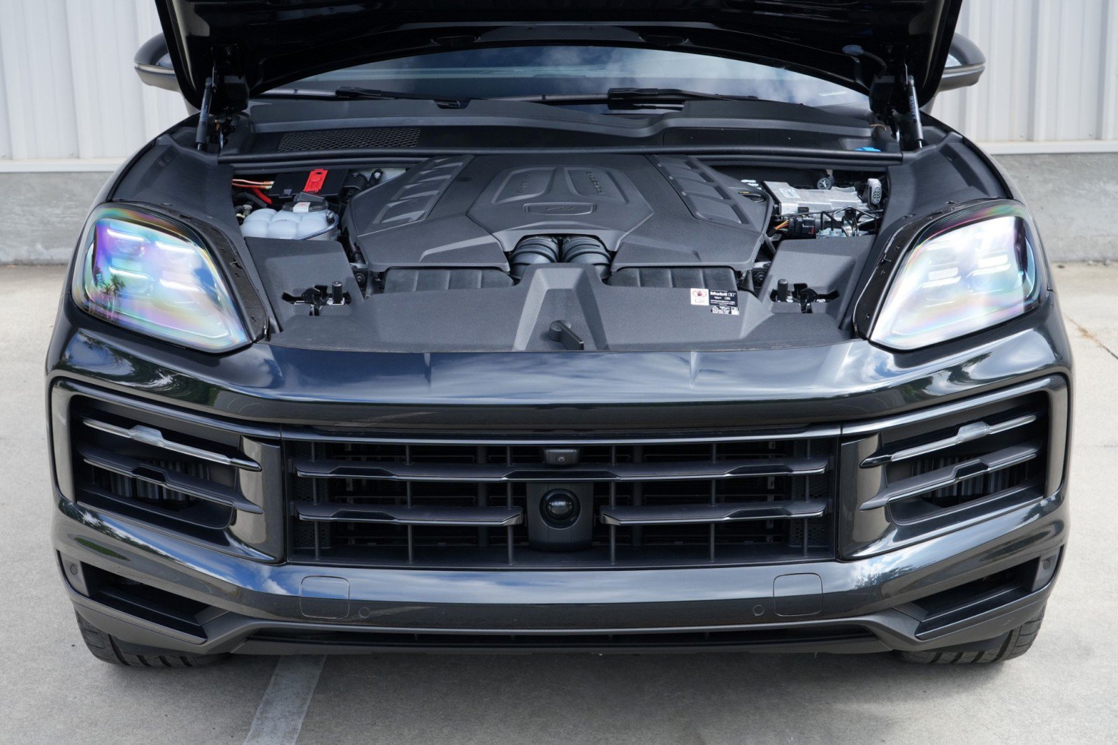 Used 2025 Porsche Cayenne S w/ Premium Package Plus AWD/4WD image 8