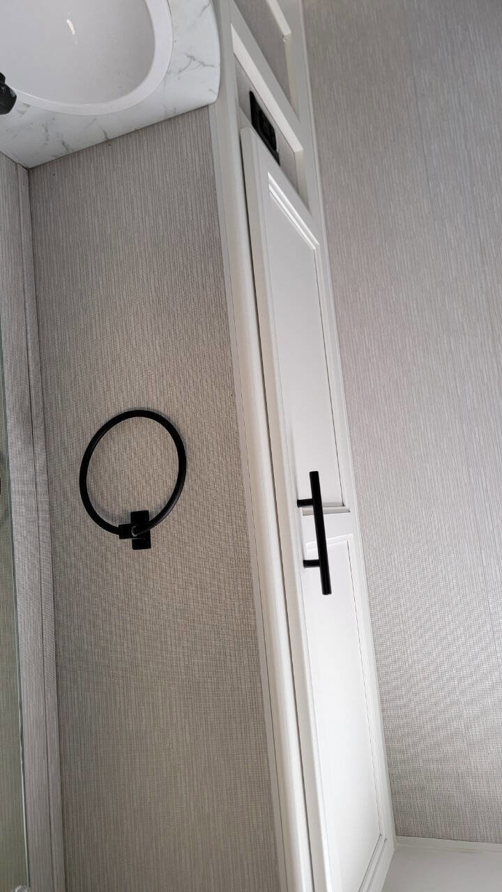 Used 2022 Ford Transit 350 350 HD AWD 2dr 156 in. WB DRW w/ Motorhome Prep Package image 33