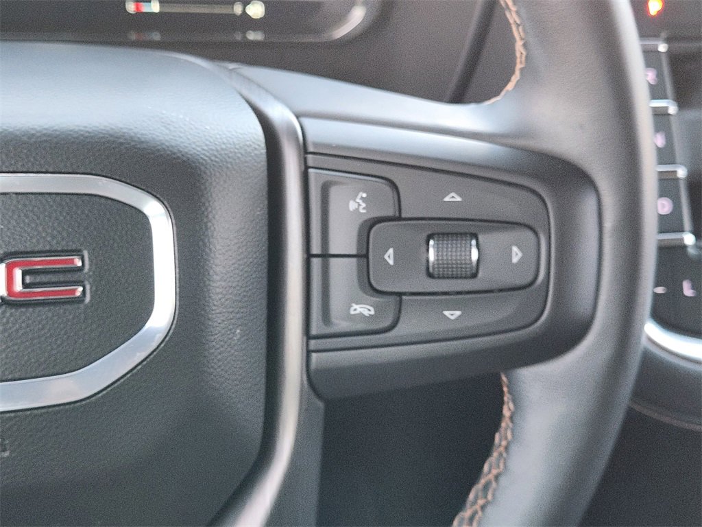 Used 2024 GMC Yukon XL AT4 w/ Technology Package image 32