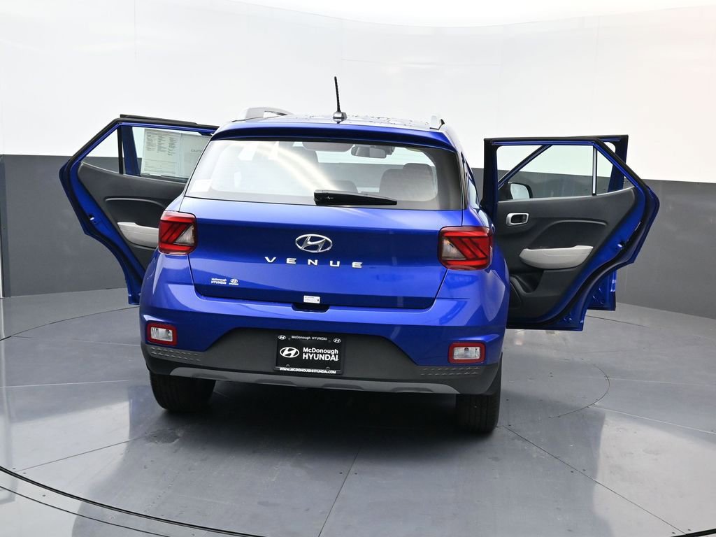 Certified 2025 Hyundai Venue SEL image 31