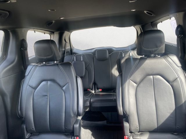 Used 2020 Chrysler Pacifica Touring-L Plus image 13
