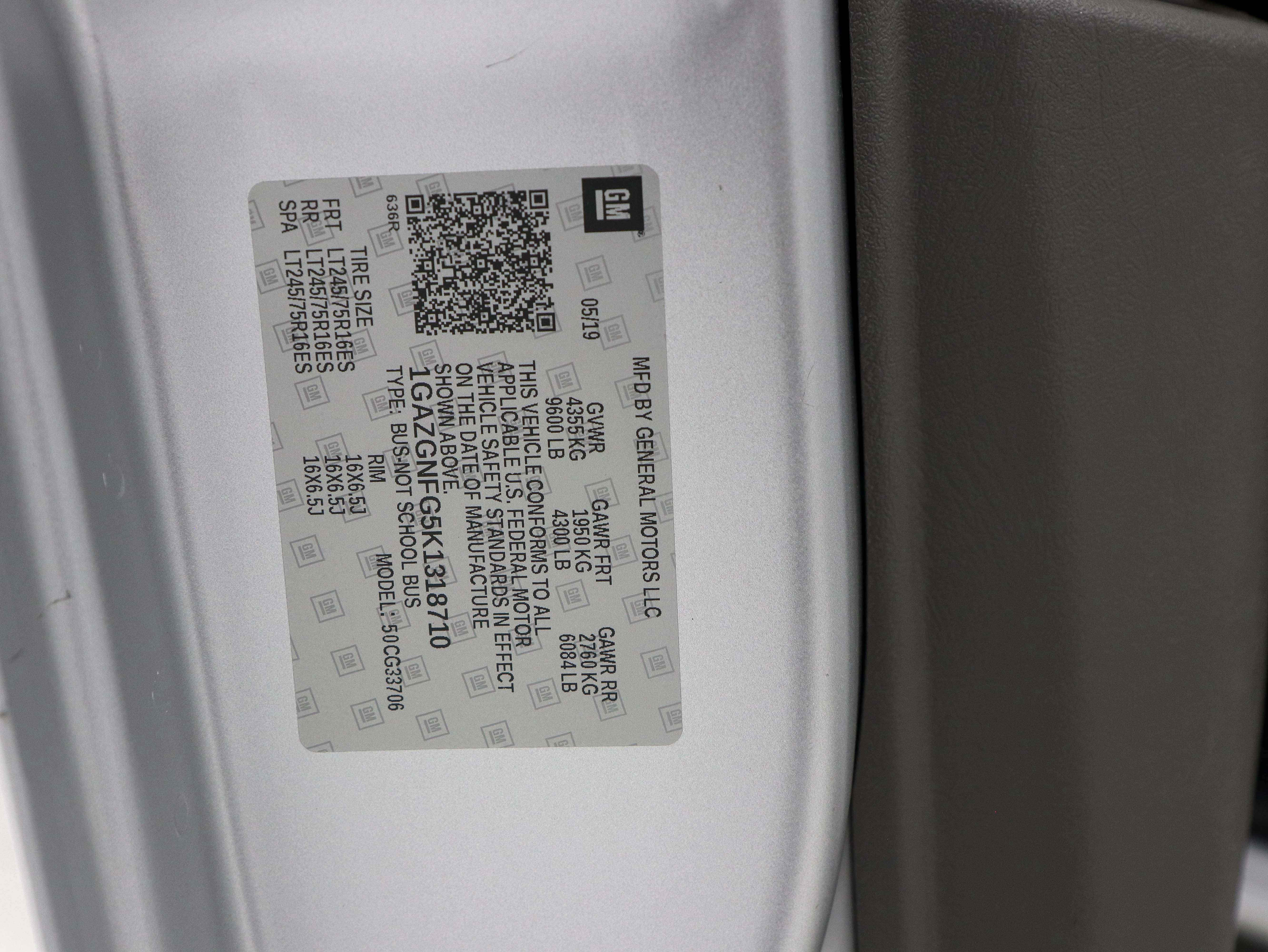 Used 2019 Chevrolet Express 3500 LS RWD image 34