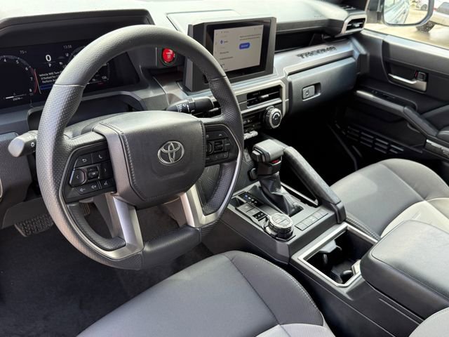Used 2025 Toyota Tacoma TRD Off-Road AWD/4WD image 11