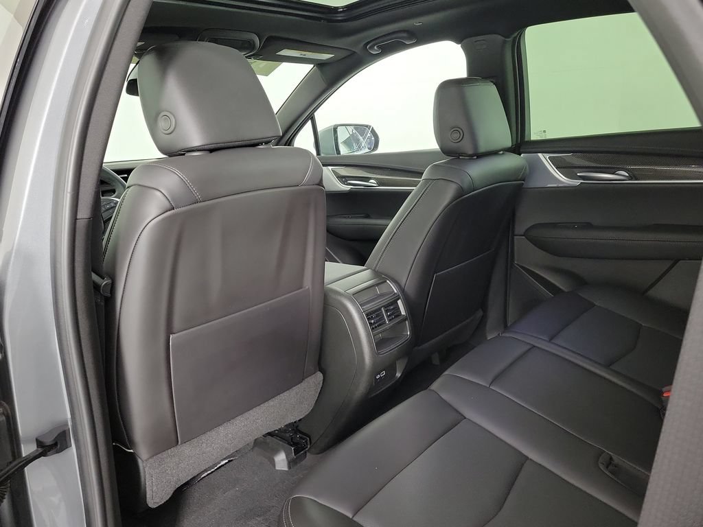 Used 2025 Cadillac XT5 Sportv AWD/4WD image 12