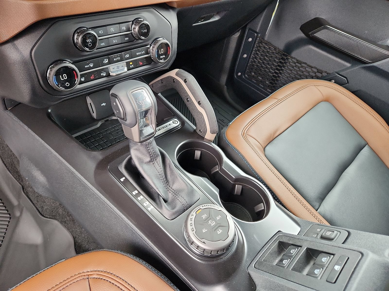 New 2024 Ford Bronco Outer Banks AWD/4WD image 16