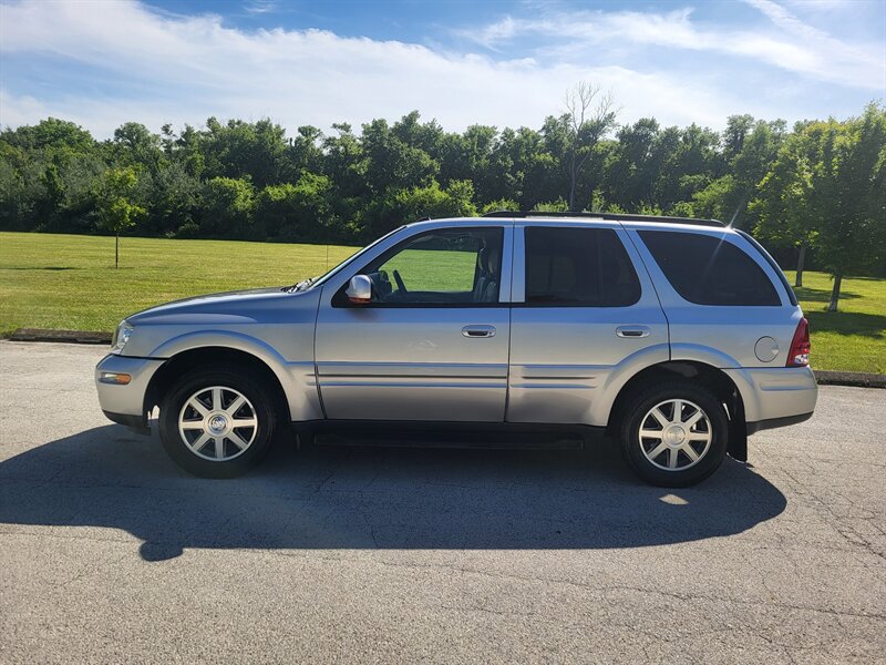 Used 2004 Buick Rainier CXL w/ Convenience Package AWD/4WD image 3
