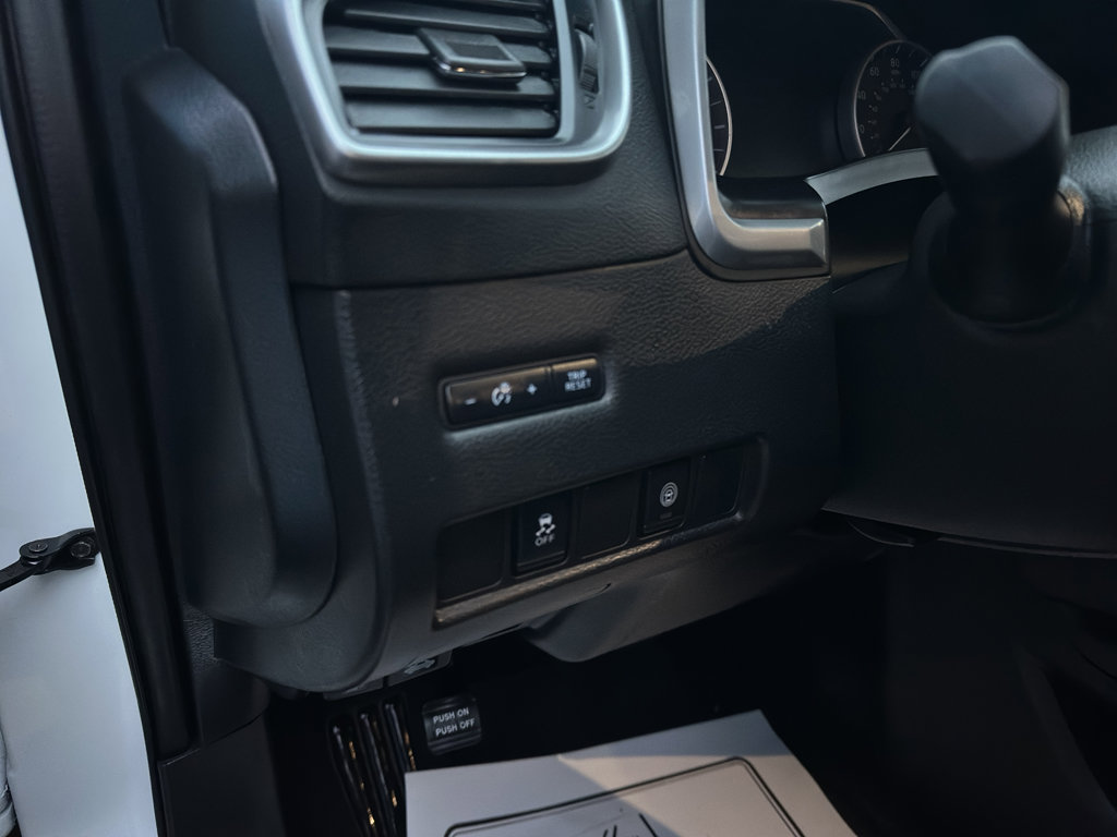 Used 2024 Nissan Murano SV w/ SV Midnight Edition Package image 15