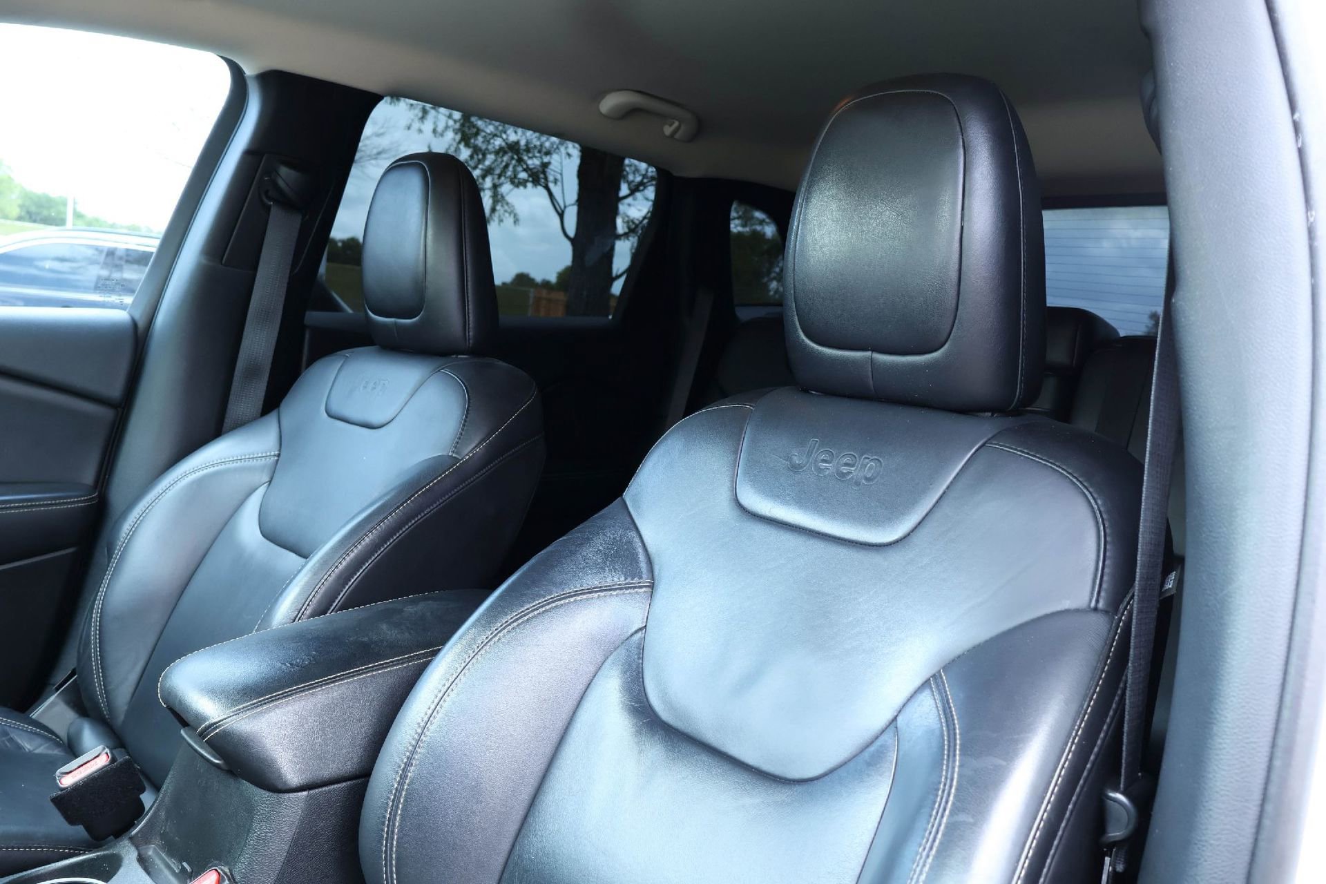 Used 2014 Jeep Cherokee Limited FWD image 11