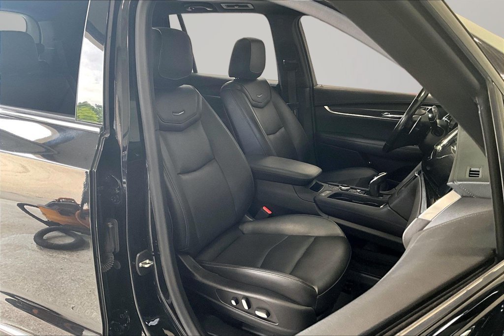 Used 2022 Cadillac XT6 Sport w/ Technology Package AWD/4WD image 29