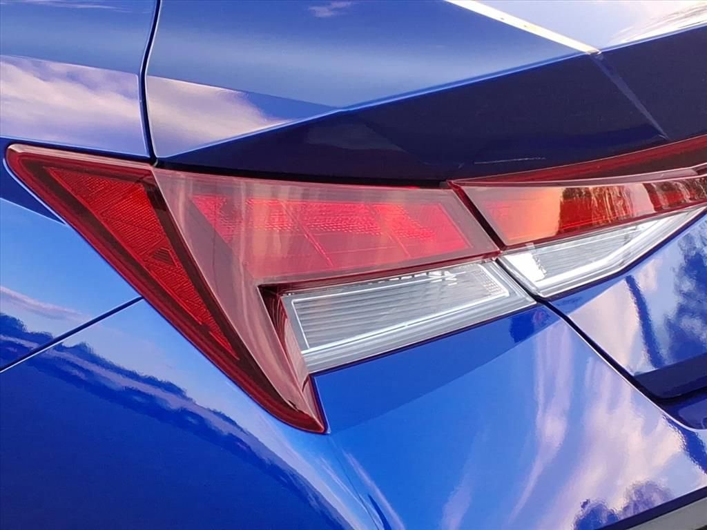 Used 2026 Hyundai Elantra SE image 9