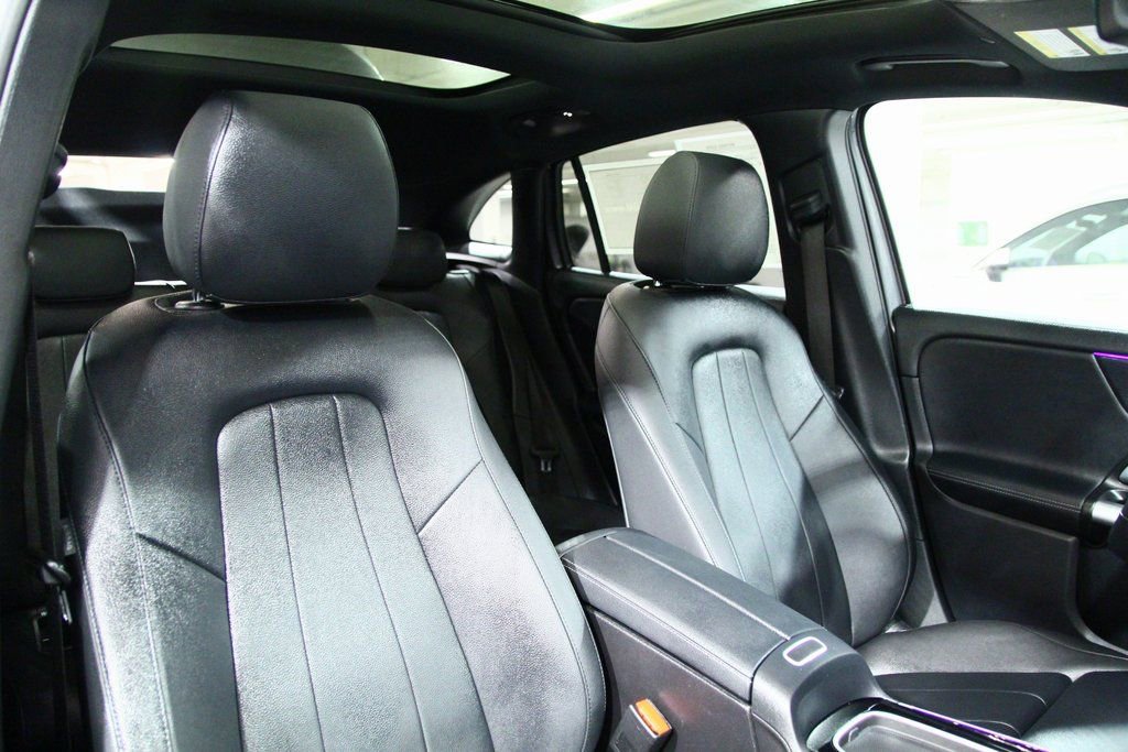 Certified 2025 Mercedes-Benz GLA 250 4MATIC image 25