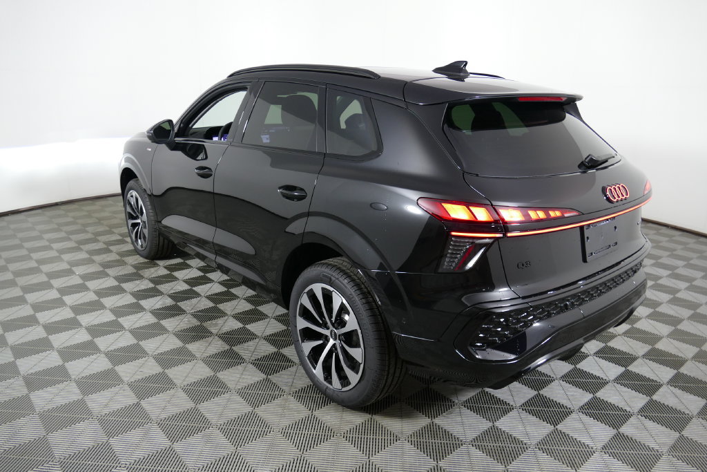 New 2026 Audi Q3 quattro 2.0T AWD/4WD image 5