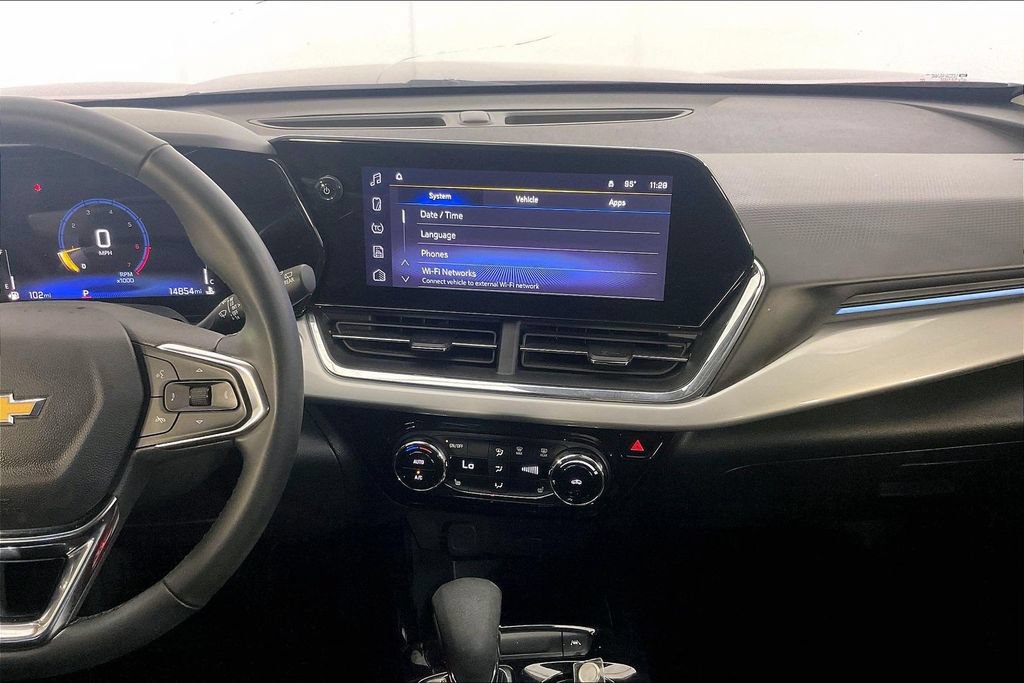 Used 2026 Chevrolet Trax LT w/ Driver Confidence Package FWD image 8
