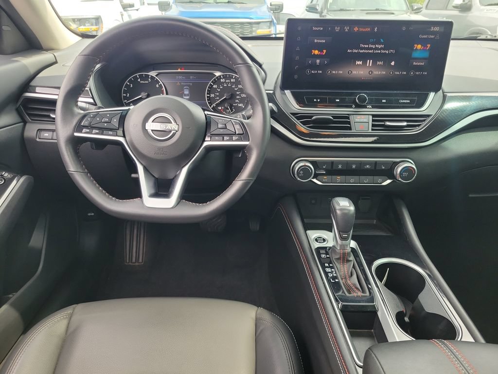 Used 2024 Nissan Altima 2.5 SR w/ SR Premium Package FWD image 12