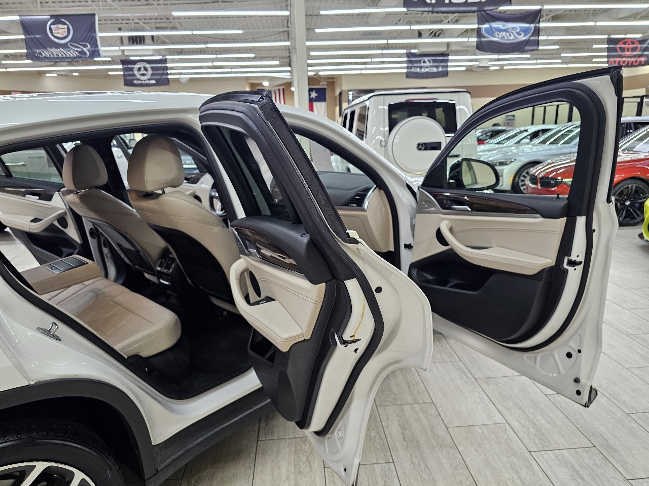 Used 2020 BMW X4 xDrive30i w/ Executive Package image 16