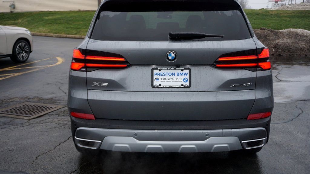 New 2026 BMW X5 xDrive40i w/ Climate Comfort Package image 5