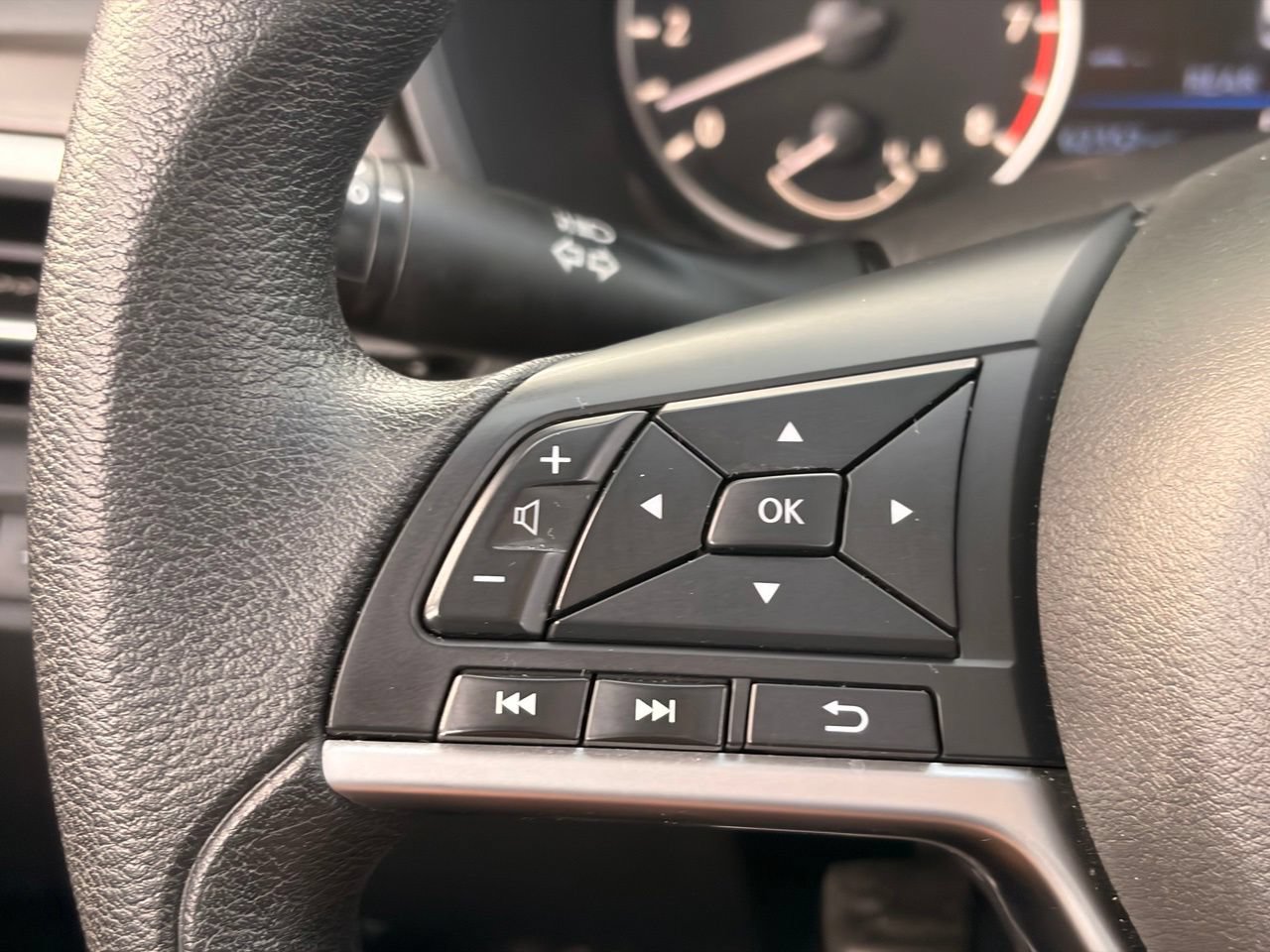 Certified 2024 Nissan Altima 2.5 SV FWD image 27