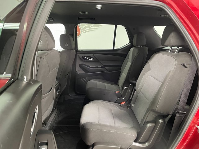 Used 2023 Chevrolet Traverse LT w/ Rear Camera Mirror Package image 20