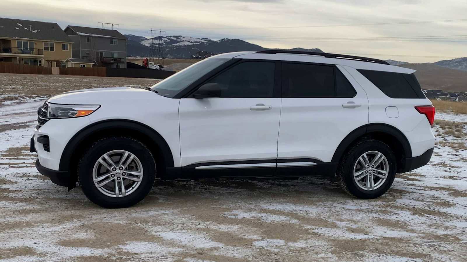 Used 2022 Ford Explorer XLT image 5
