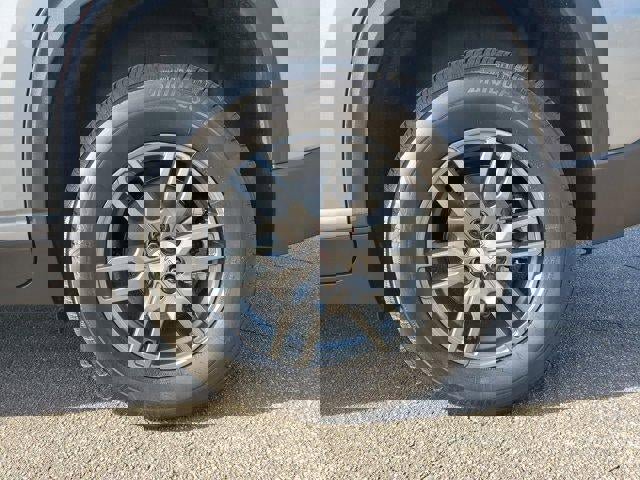 New 2025 GMC Acadia Elevation image 9