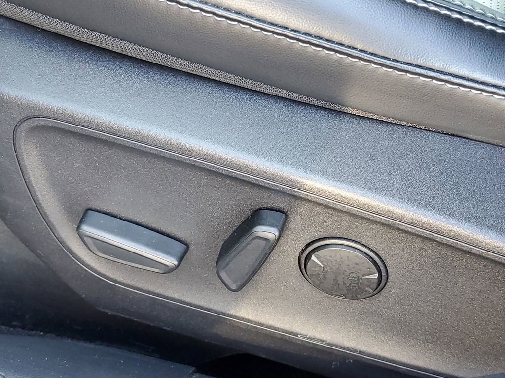 Certified 2025 Ford Escape Platinum image 10