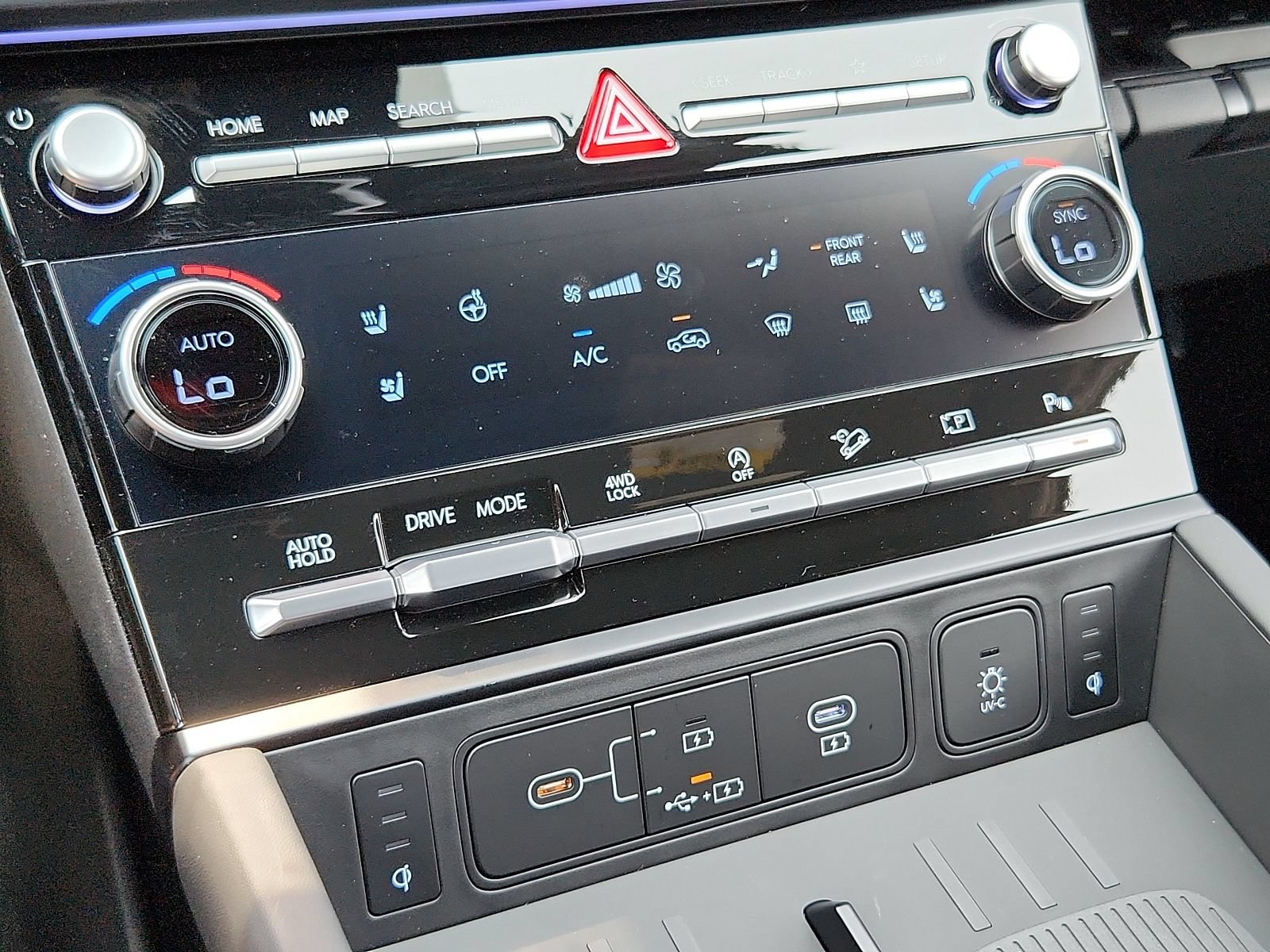 New 2024 Hyundai Santa Fe Calligraphy AWD/4WD image 15