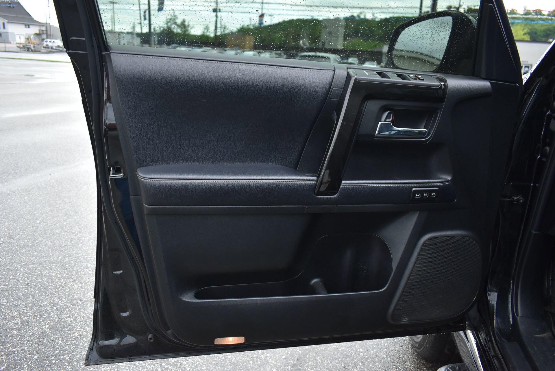 Used 2019 Toyota 4Runner Limited AWD/4WD image 12